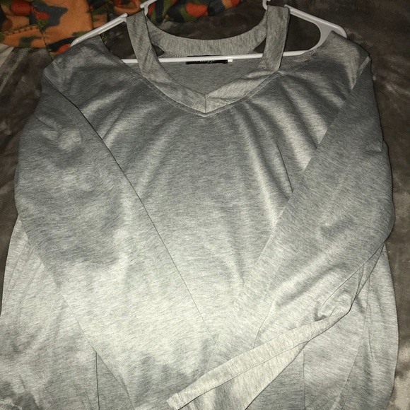 Off the shoulder gray shirt - Picture 2 of 2